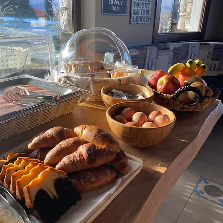 Paroraia فندق Ángistron