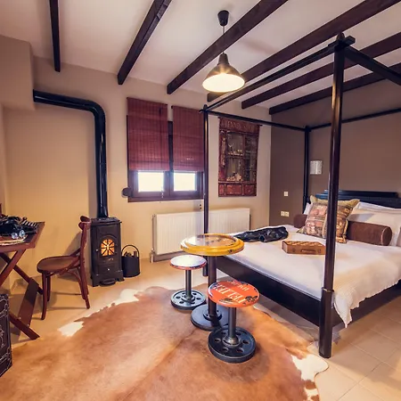 فندق Paroraia 3*