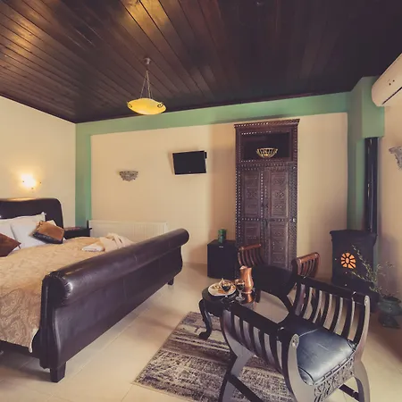 Paroraia فندق 3*