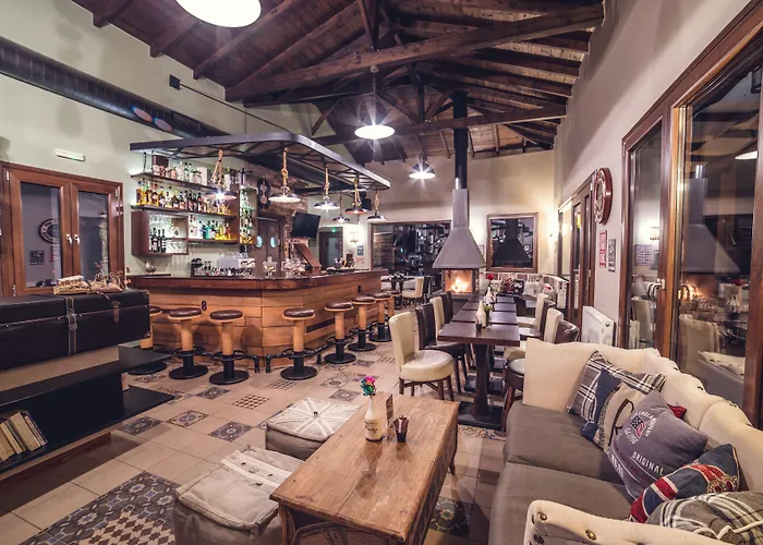 Hotel Paroraia Ángistron