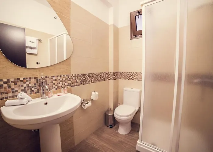 Hotel Paroraia Ángistron