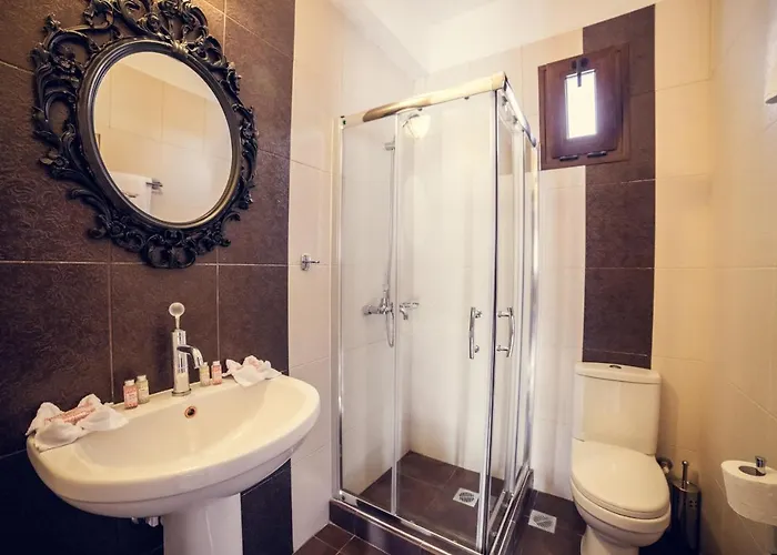 Hotel Paroraia Ángistron